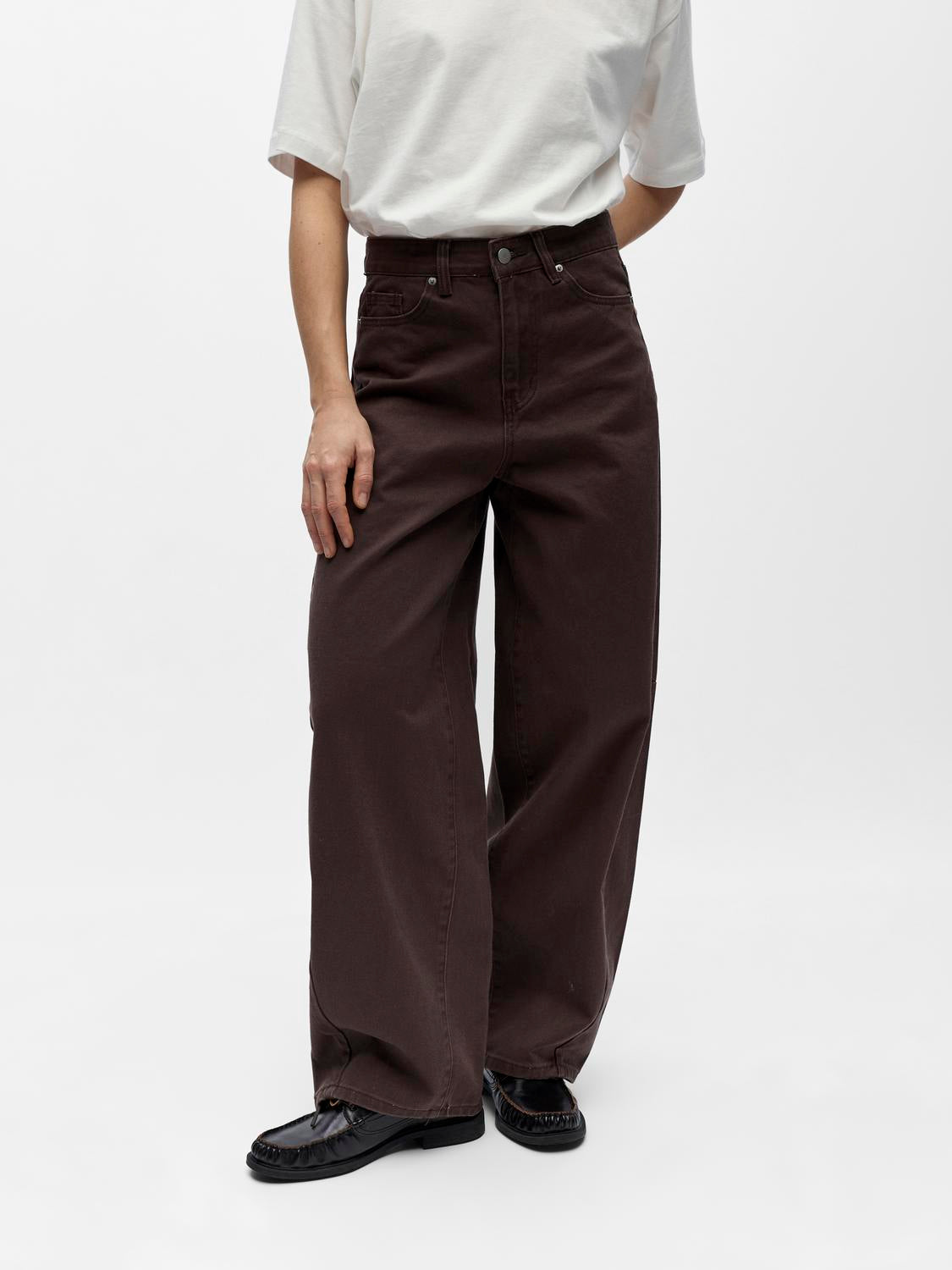 model_shot-front